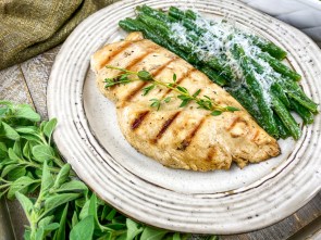 grilled chicken breast plated with green beans