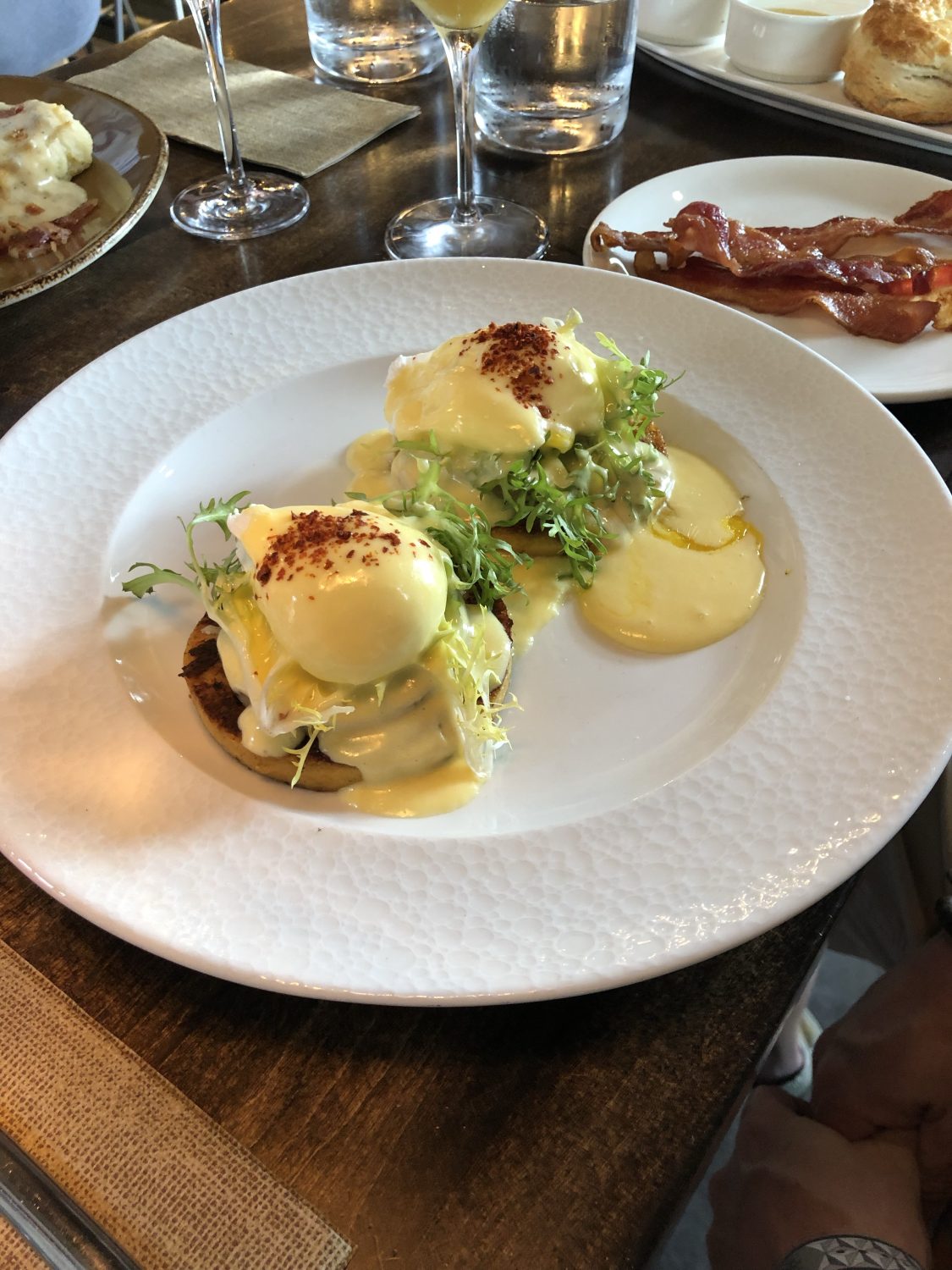 sunday brunch eggs benedict at wine bar george