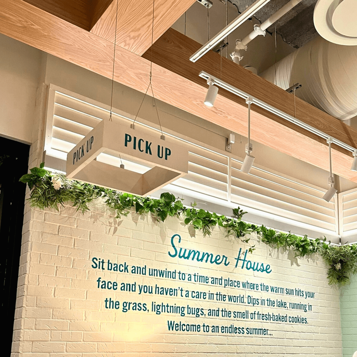 Summer House on the Lake Disney Springs