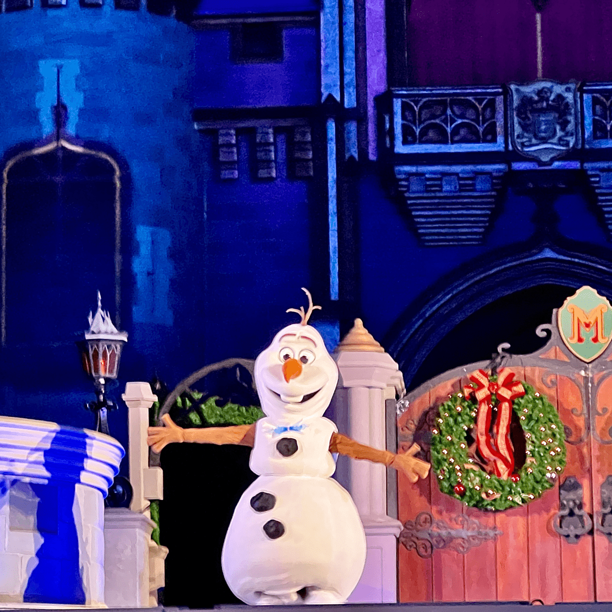 Mickey's Very Merry Christmas Party Exclusives Frozen Holiday Surprise