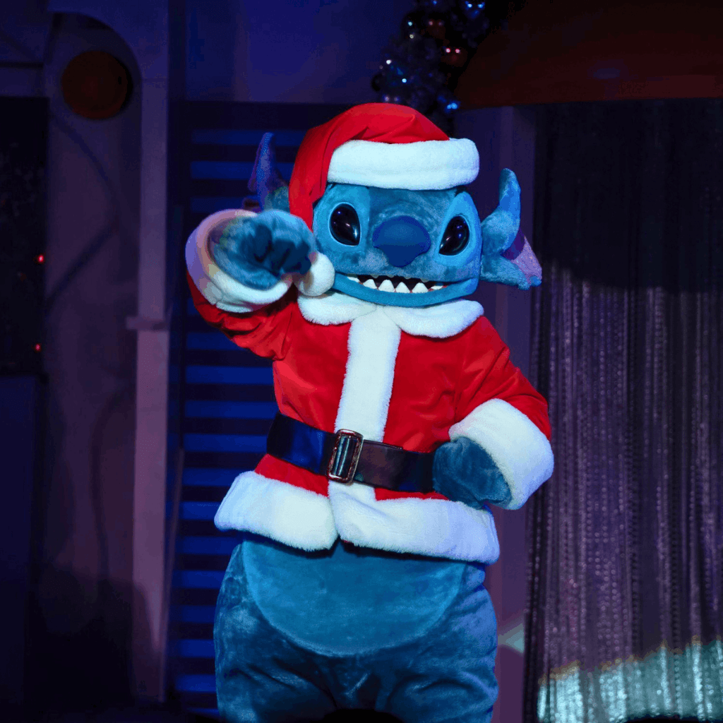 Jollywood Nights vs Mickey's Very Merry Christmas Party