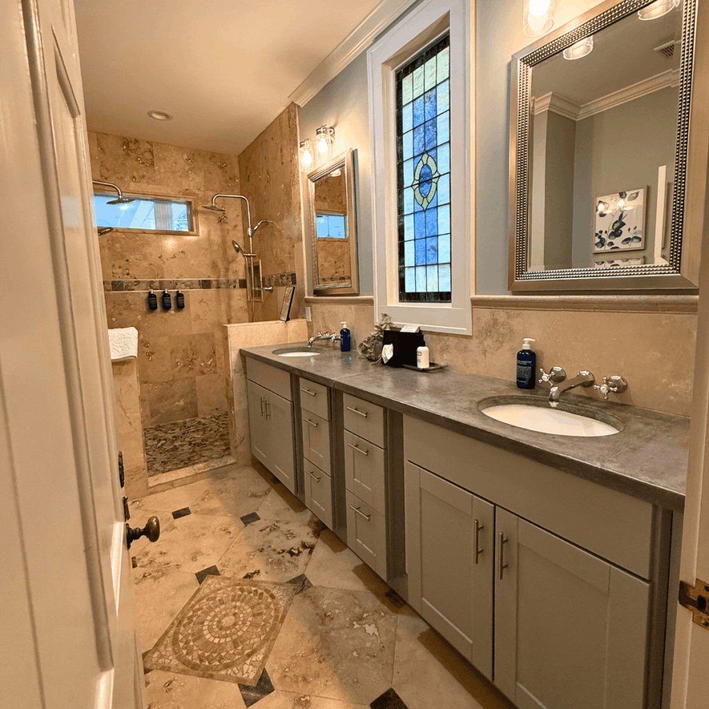 bathroom in the Parkland room at The Capitol Inn Tallahassee