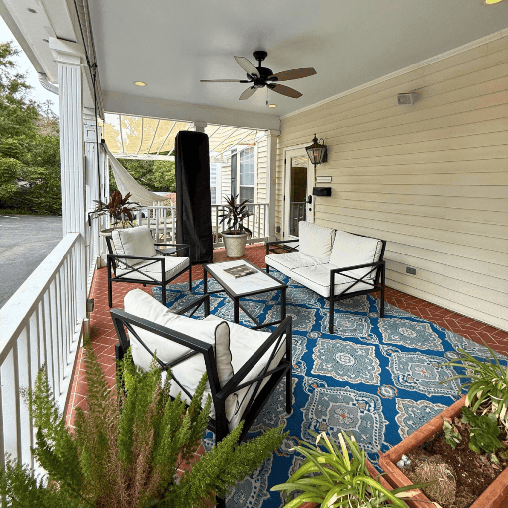 Capitol Inn Tallahassee porch